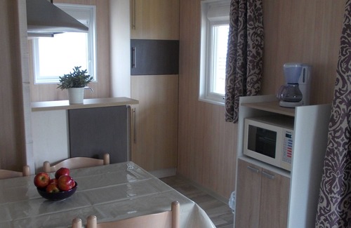 Grandcamp-Maisy Ski Chalet | Comfortable chalet near the sea