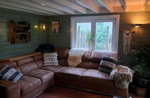 Essen Ski Chalet | comfortable chalet in a unique location in forest