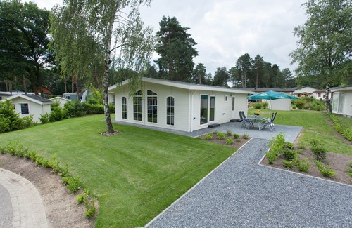 Susteren Ski Chalet | Comfortable chalet with dishwasher