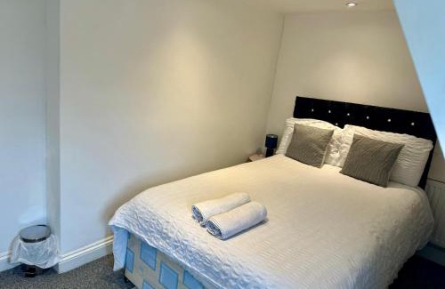 Saint Paul's House | Comfortable City Centre Room