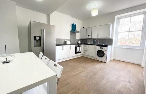 Saint Paul's House | Comfortable City Centre Room