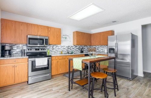 Converse House | Comfortable CLEAN living! Pilot PIT Perfect!