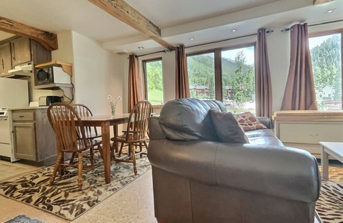 Taos Ski Valley Condo | Comfortable Condo Close to the Fun