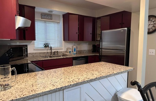 Palmetto Dunes House | Comfortable condo very close to the beach and golf courses