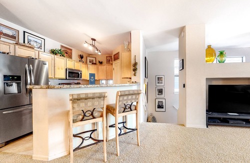 Kierland Condo | Comfortable Condo w/Fast WiFi & Central A/C plus a Shared Pool & Hot Tub
