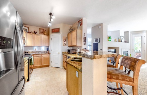 Kierland Condo | Comfortable Condo w/Fast WiFi & Central A/C plus a Shared Pool & Hot Tub