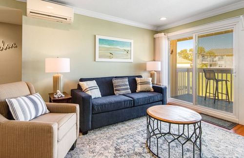 Holiday Isle Condo | Comfortable condo with seasonal beach service, pool & central AC - walk to beach