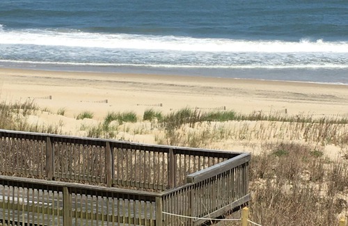 South Nags Head Condo | Comfortable Condominium on the Beach