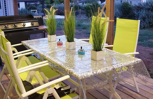 Pomerols Cottage | Comfortable cottage, large terrace with barbecue and beautiful flower garden
