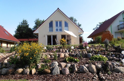 Wesenberg House | Comfortable cottage on the lake, sea, beach, terrace, boats
