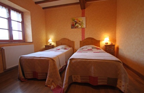 Beaumenil House | Comfortable cottage welcoming 14 people.