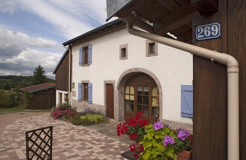 Beaumenil House | Comfortable cottage welcoming 14 people.