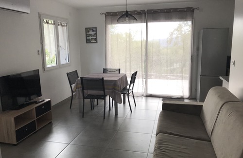 Labeaume House | Comfortable cottage with beautiful terrace in authentic enclosed grounds