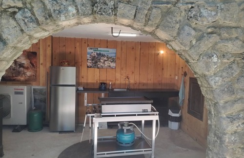 Banne House | Comfortable country house in the heart of nature, with jacuzzi, sleeps 10