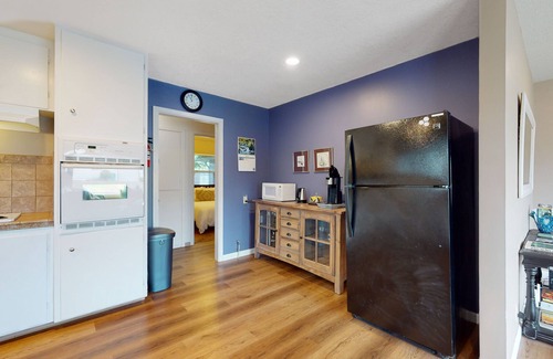 Eureka House | Comfortable dog-friendly home with patio, grill, board games, & enclosed yard