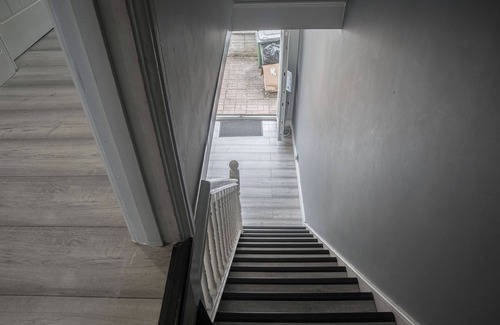 East Ham South House | Comfortable Double Bedroom In E6