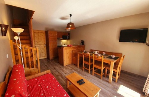 Les Claux Apartment | Comfortable duplex, 59m², 2 bedrooms, south balcony, swimming pools