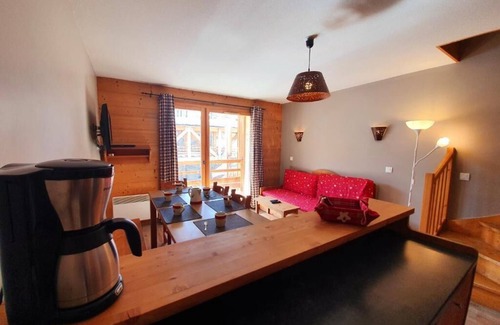 Les Claux Apartment | Comfortable duplex, 59m², 2 bedrooms, south balcony, swimming pools