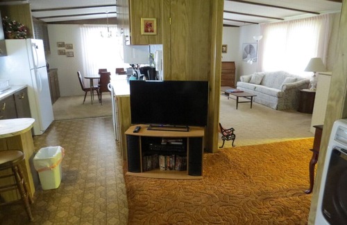 Orderville House | Comfortable family home on quiet street in center of magnificent parks!
