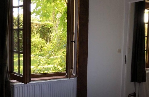 Lammerville Hotel | Comfortable Farmhouse Set In Beautiful Gardens