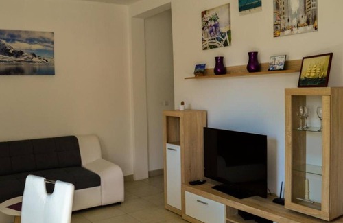 Zelenika Apartment | Comfortable Flat in Zelenika, Montenegro