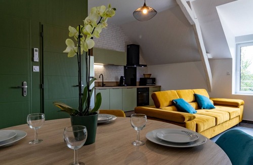 Chalonnes-sur-Loire Cottage | Comfortable holiday home on Chalonnes-sur-Loire island with air conditioning and private parking