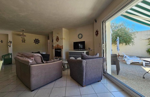LʼAiguillon-sur-Mer House | Comfortable villa with garden - pets on request