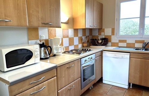 L'Aiguillon-sur-Vie House | Comfortable house, 2 BR, Wi-Fi, terrace, BBQ, 10km from St Gilles beaches