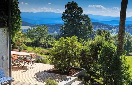 Kollnburg House | comfortable free-standing holiday house with dreamlike distant view
