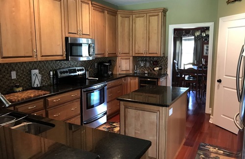 Tallahassee House | Comfortable FSU Ranch With Great Porch/Patio Space