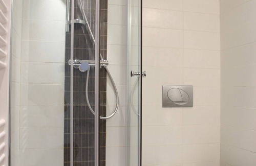 Perrache Apartment | Comfortable furnished apartment in the Confluence.