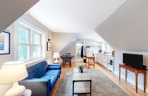 Castine Condo | Comfortable Getaway for Two w/Kitchenette - Right in the Heart of Downtown