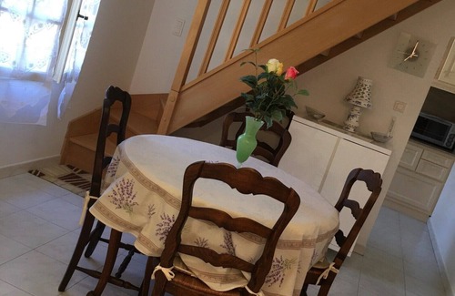 Aubignan House | Comfortable gite, quiet location in wooded grounds, swimming pool, terrace