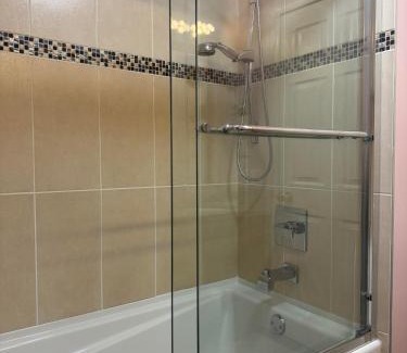 West Side House | Comfortable Guest Home near downtown Vancouver & sights & stores