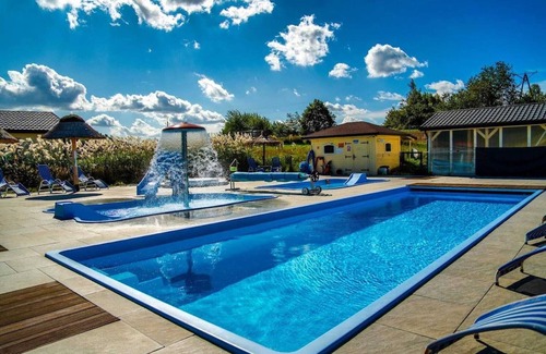 Ustronie Morskie House | Comfortable holiday homes, pool and whirlpool