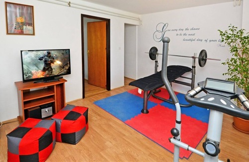 Baserinka Cottage | Comfortable holiday house with sea view and beautiful large yard