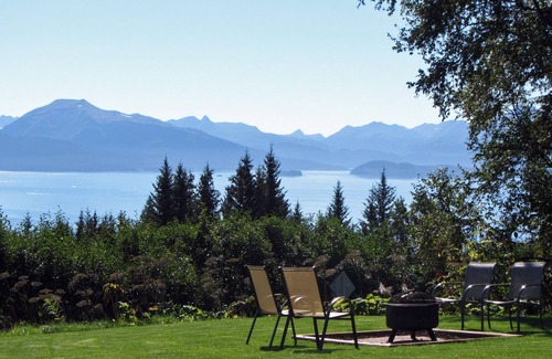 Homer House | Comfortable Home Close To Town With Stunning View And Lovely Outdoor Space