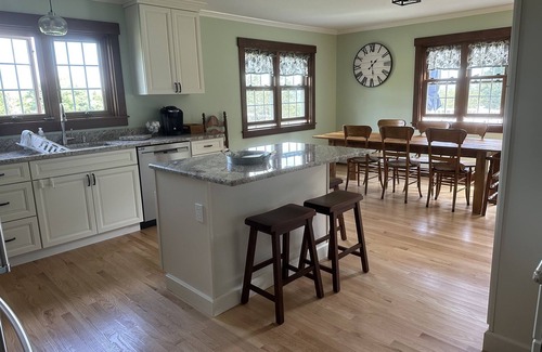 Belmont House | Comfortable Home close to Belfast