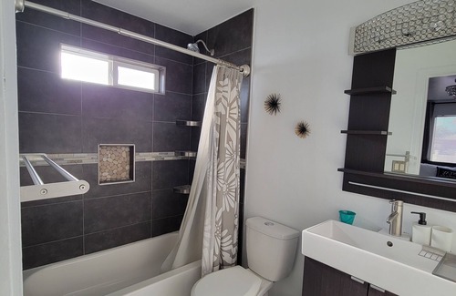 Whitney House | Comfortable Home With Pool Area