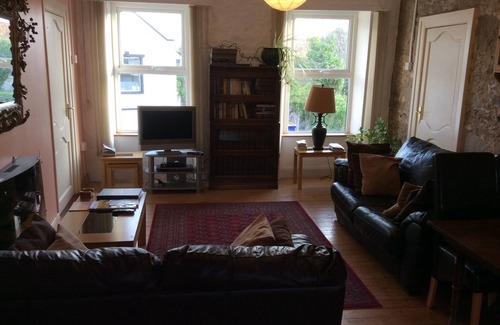 Comber Apartment | Comfortable, homely, sympathetically renovated early Victorian streethouse