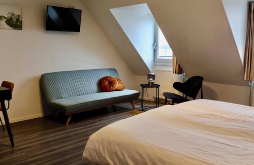 Appeltern Hotel | Comfortable hotel room with stunning views, modern amenities, and a relaxing atmosphere in the Land of Maas and Waal.