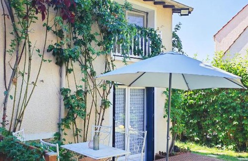 Epinay-sur-Orge Villa | Comfortable house 45m2, 20 min to Paris with BBQ and shared private garden