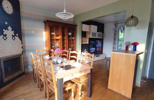 Epinay-sur-Orge House | Comfortable House 100m2, 20 min from Paris with BBQ and private shared garden