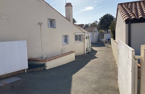 Jard-sur-Mer House | Comfortable house near town center and beaches