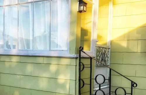 Anaconda House | Comfortable in the heart of historic Anaconda!