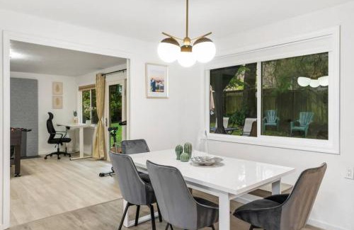 North Juanita House | Comfortable Kirkland Home for Family & Remote Work