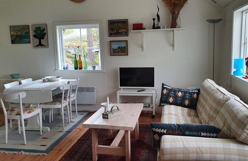 Trehorningsjo House | Comfortable lakeview vacation in Ångermanland