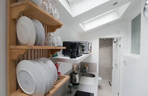 Harlesden Apartment | Comfortable Luxe Micro Apartment