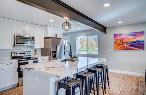 American Fork House | Comfortable Modern Home w/Hot Tub & Game Room
