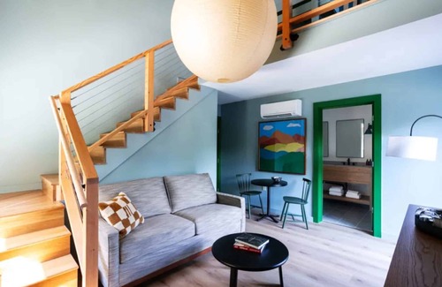 Stowe Area House | Comfortable Modern Room Perfect for Adventurous Trips! Outdoor Pool